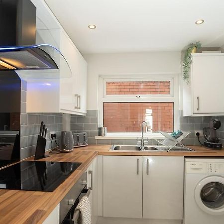 Cozy Townhouse, Walking Distance To Belfast City 외부 사진
