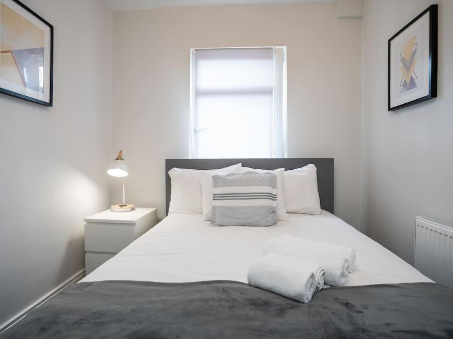 Cozy Townhouse, Walking Distance To Belfast City 외부 사진