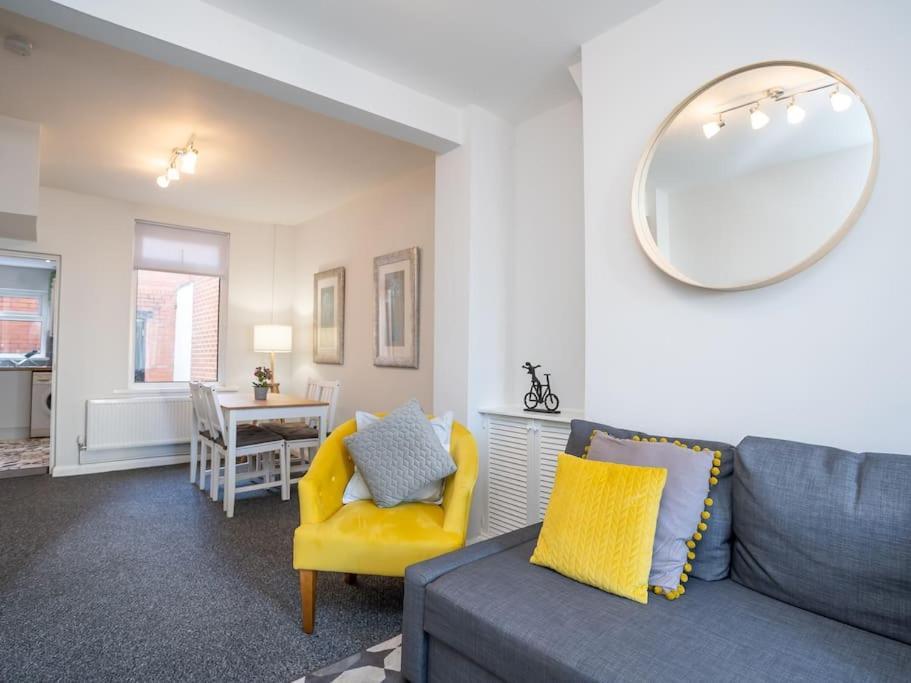 Cozy Townhouse, Walking Distance To Belfast City 외부 사진
