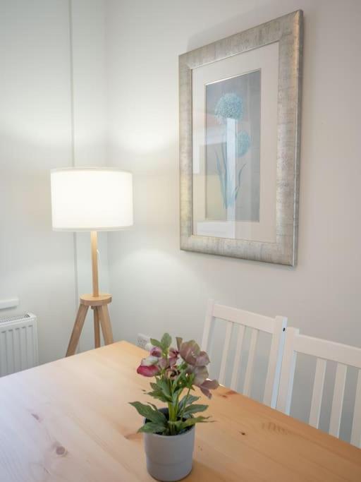Cozy Townhouse, Walking Distance To Belfast City 외부 사진