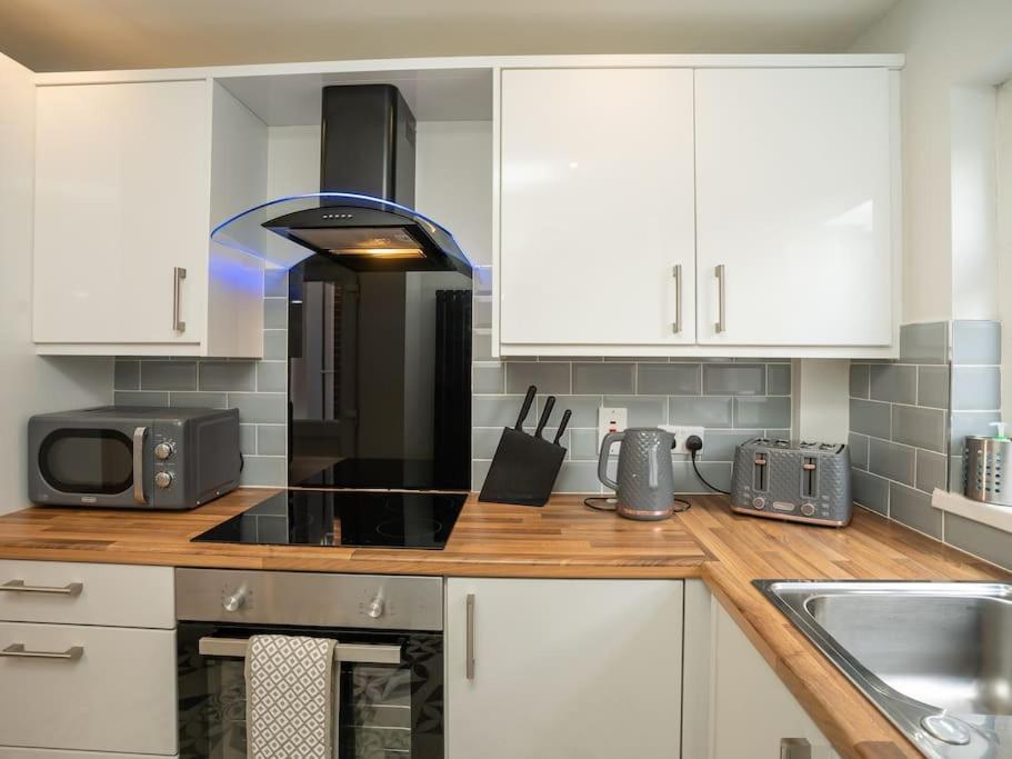 Cozy Townhouse, Walking Distance To Belfast City 외부 사진