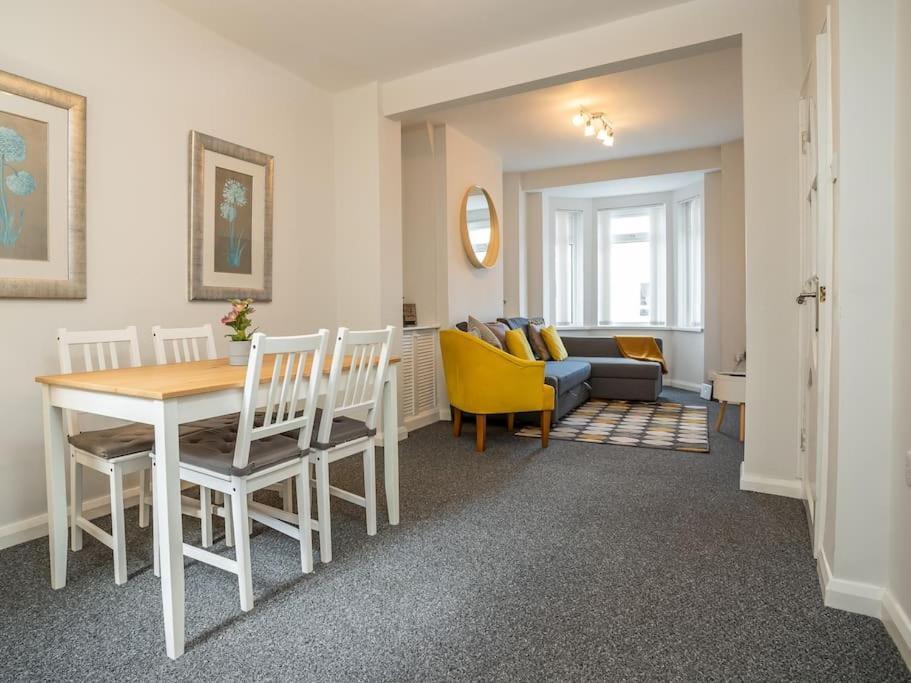Cozy Townhouse, Walking Distance To Belfast City 외부 사진